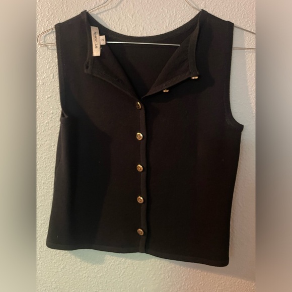 COPY - Black sleeveless knit top with gold buttons down the back - Picture 1 of 4